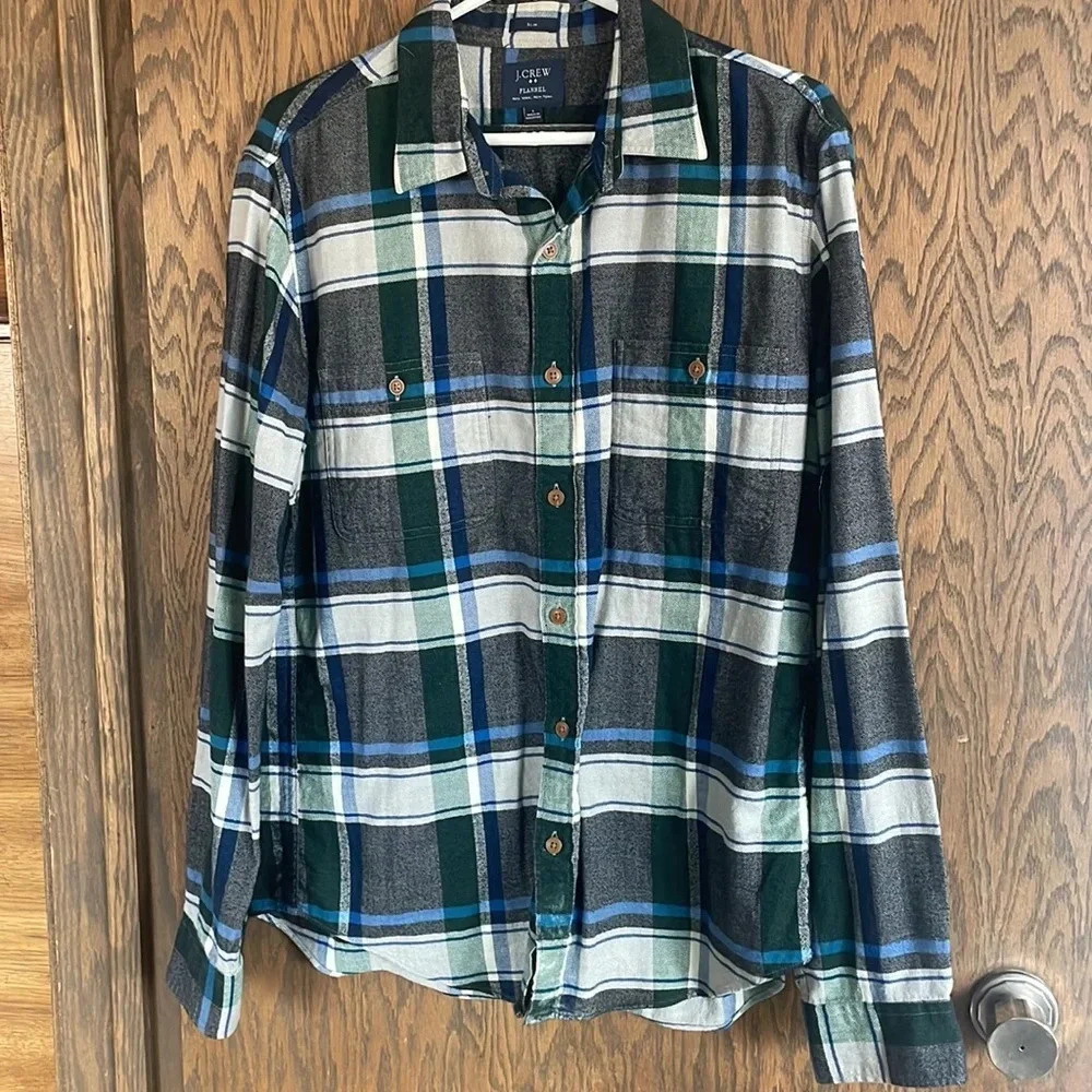 J. Crew plaid Flannel slim fit‎ button Up L
